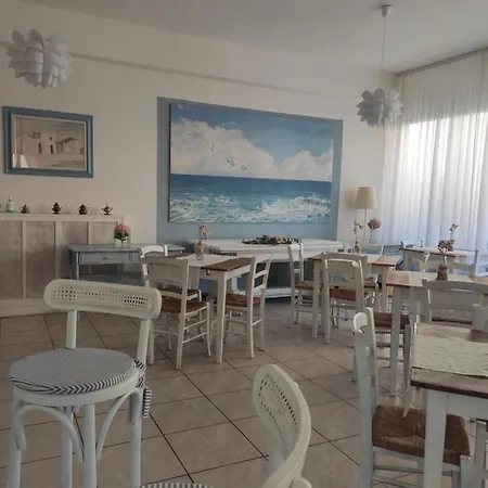 فندق Imperia مارتْشانا مارينا